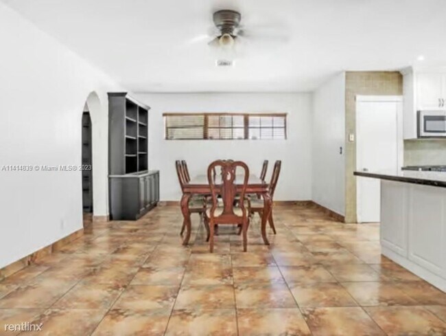 Foto del edificio - 4 br, 2 bath House - 1232 NE 176th Ter