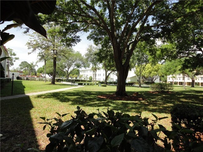 Building Photo - 2700 Bayshore Blvd