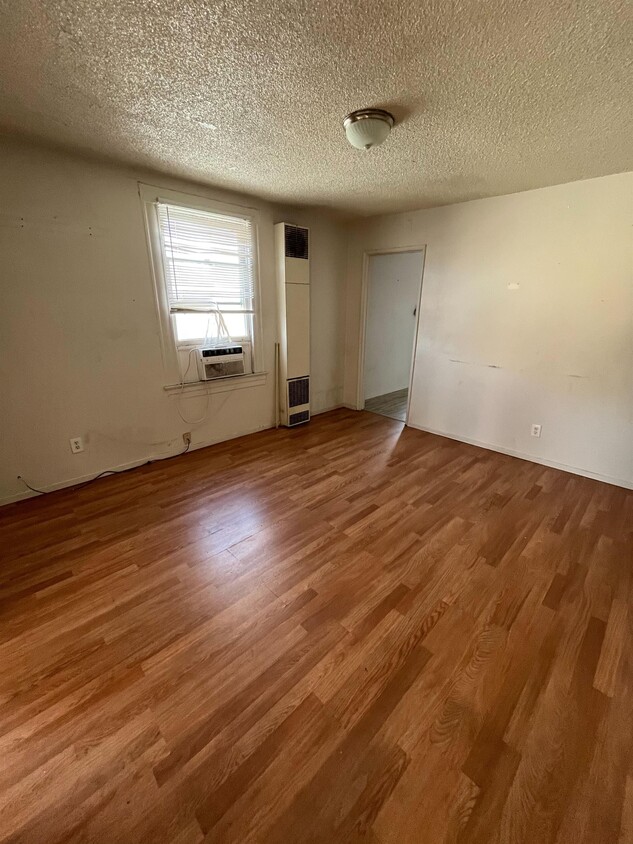 327 E Acacia St Unit 3, Stockton, CA 95202 - Room for Rent in Stockton ...