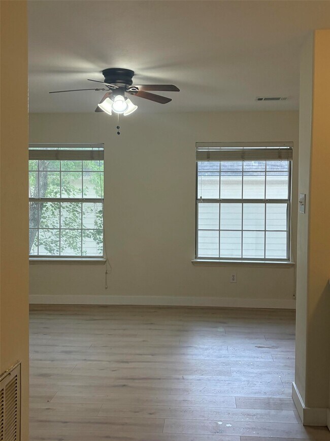 Building Photo - 22 E Sterling Pond Cir