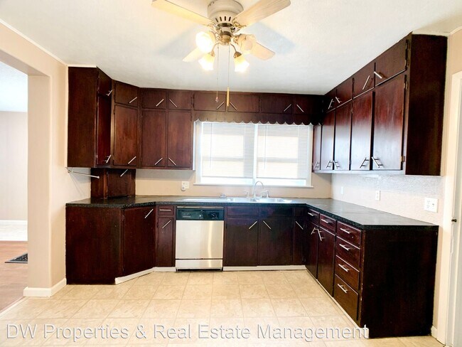 Foto del edificio - 3 br, 1 bath House - 1107 Central Ave