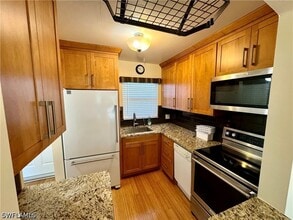 Building Photo - 225 Turtle Lake Ct