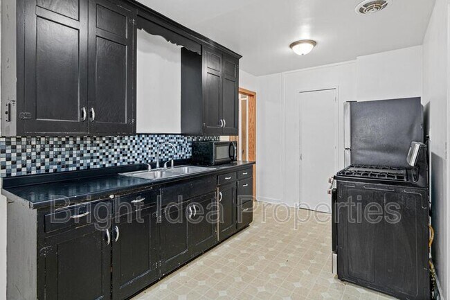 Building Photo - 4011 Welcome Ave N