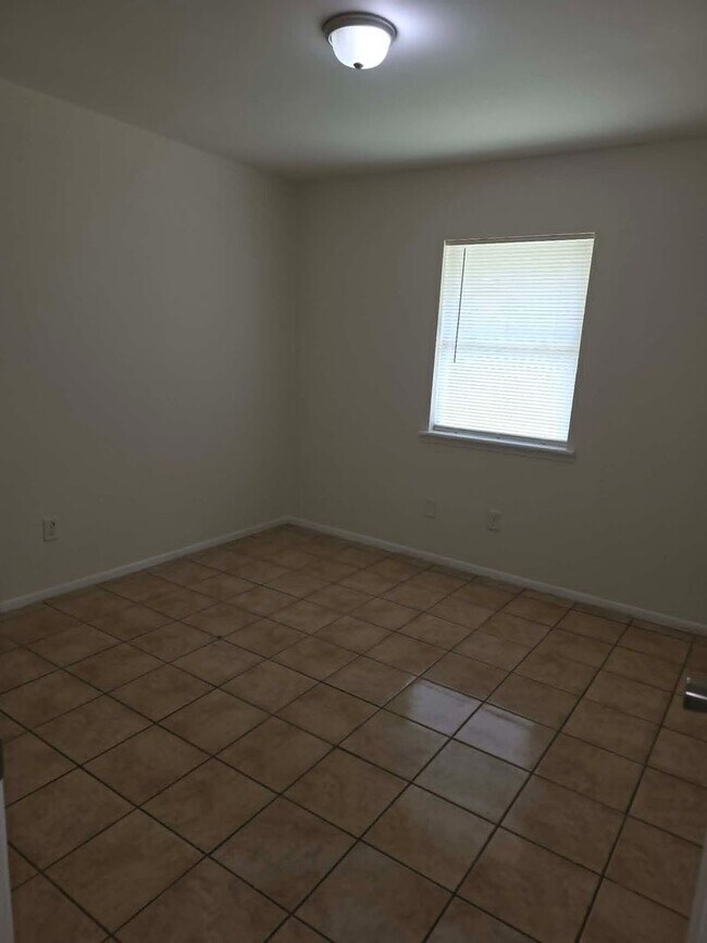 Foto del edificio - 2 bed Duplex Unit in NE Pensacola off N Davis Highway