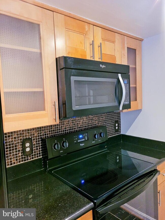 Building Photo - 10410 Beacon Ridge Dr
