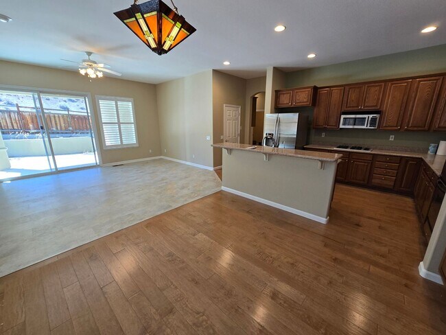 Building Photo - Spacious Modern Home in Spanish Springs