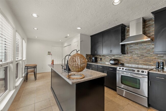 Building Photo - 1538 Beaconshire