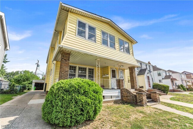 Foto del edificio - 18751 Monterey Ave