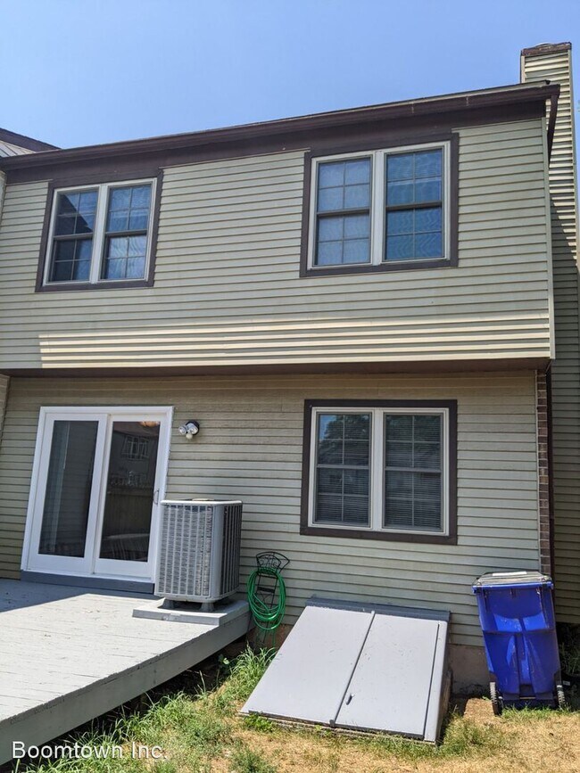 Building Photo - 4 br, 2.5 bath House - 8531 Fortune Place