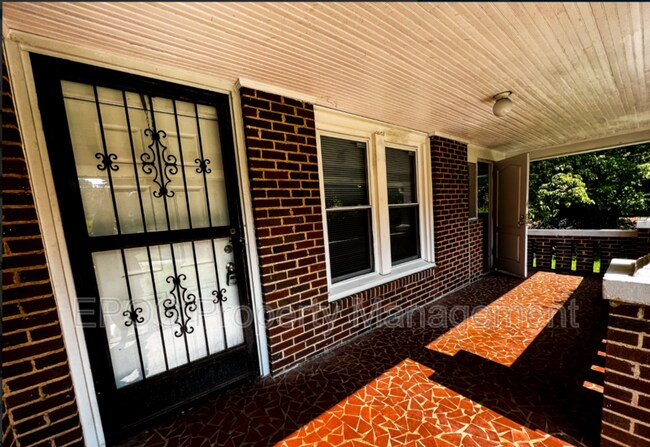 Foto del edificio - 3535 Old Greensboro Rd