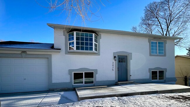 Building Photo - Stunning Remodeled Single-Family Home for ...