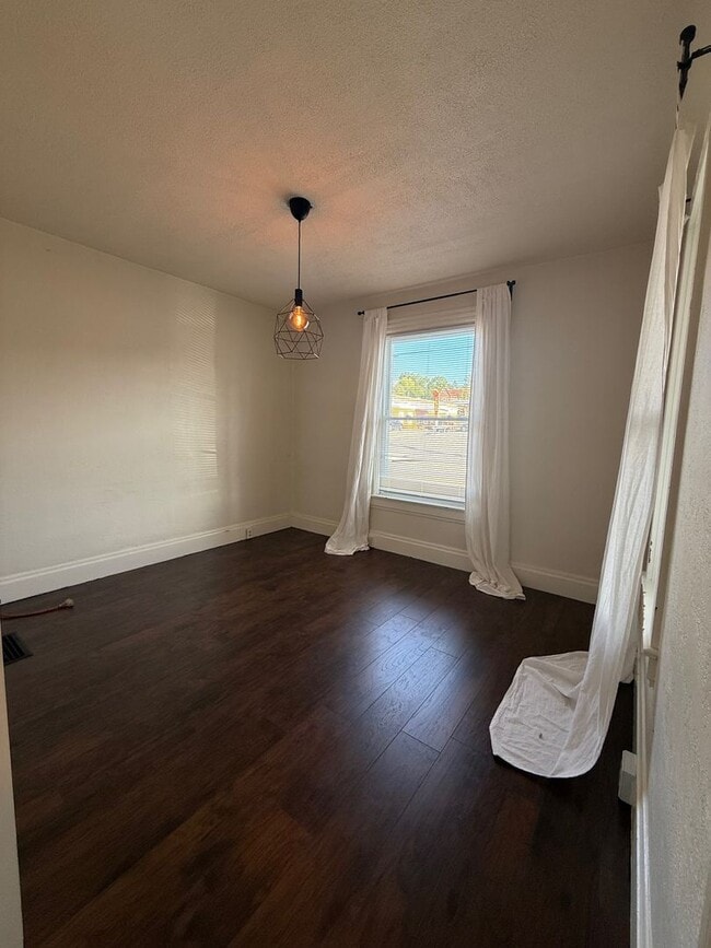 Building Photo - 3 Bed 1 Bath in Cannonsburg
