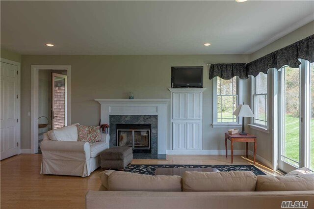 Foto del edificio - 1320 Harbor Ln