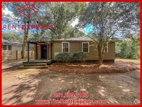 Building Photo - 5005 N Hillwood Cir