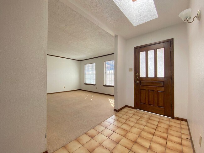 Building Photo - Northeast El Paso 2 Bed/2 Bath in cul de sac!