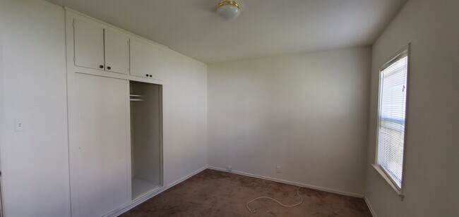 Building Photo - 419 N Chapel Ave