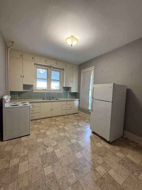 Building Photo - 412 N Church St