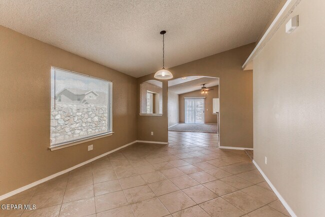 Foto del edificio - 10964 Northview Dr