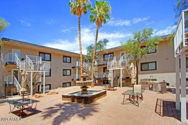 Photo - 724 E Devonshire Ave Apartment