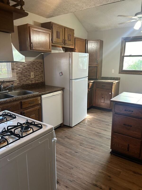 Building Photo - 1098 Wyley Ave