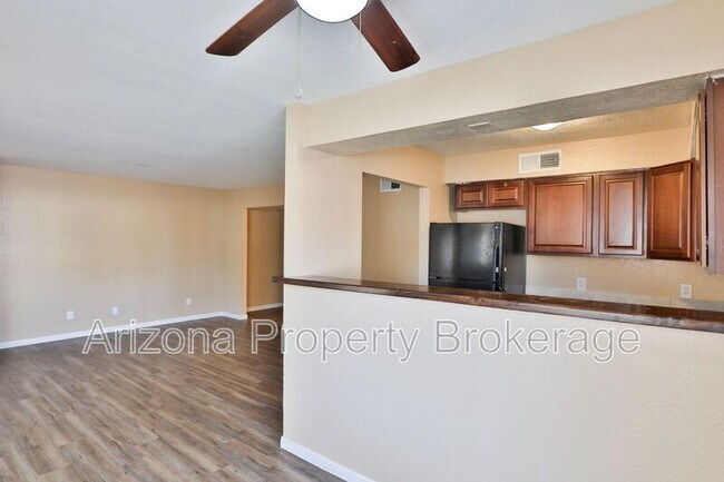 Building Photo - 607 W Rio Salado Pkwy