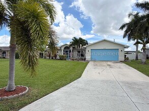 Building Photo - 4213 SW 15th Ave