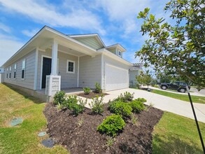 Building Photo - 118 Bluestem Dr