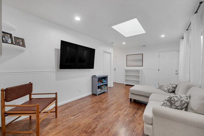 Foto del edificio - 1623 Carlson Ln