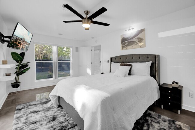 Foto del edificio - 1513 S Carson Ave