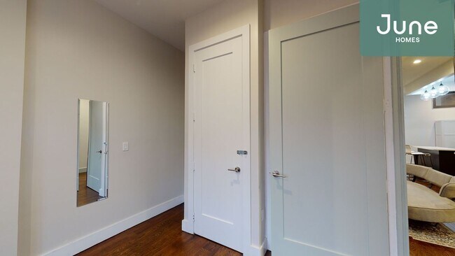 Building Photo - ROOM ONLY in 4-bed/2.0-bath Home
