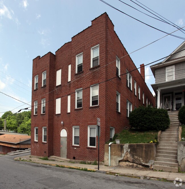 111 Preston St, Bluefield, WV 24701 Apartments Bluefield, WV