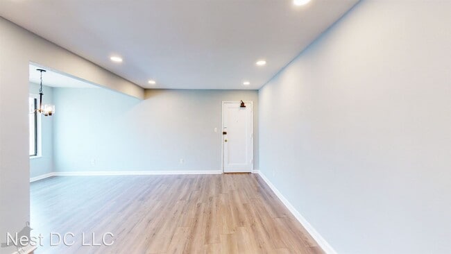 Building Photo - 2 br, 1 bath House - 1727 28th St SE Unit 204