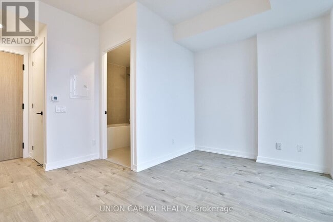 Photo du bâtiment - 35 Parliament St