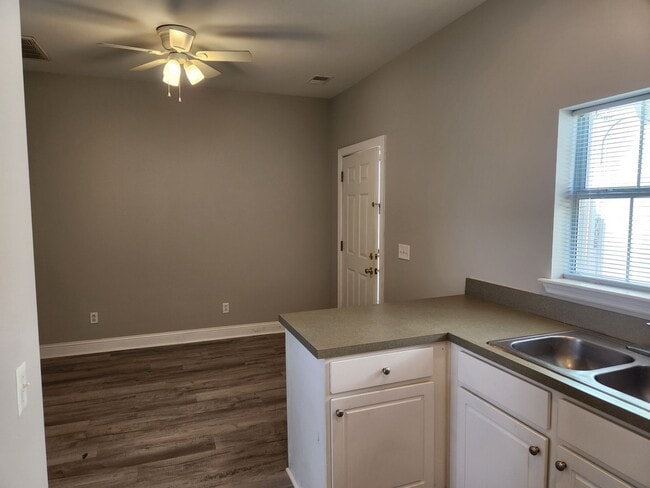 Building Photo - 70 Cassandra Ln