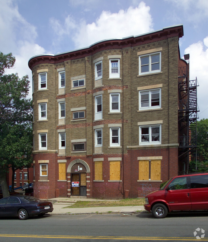 Building Photo - Worthington Arms