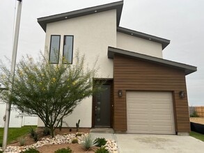 Building Photo - 202 Deer Path Lp