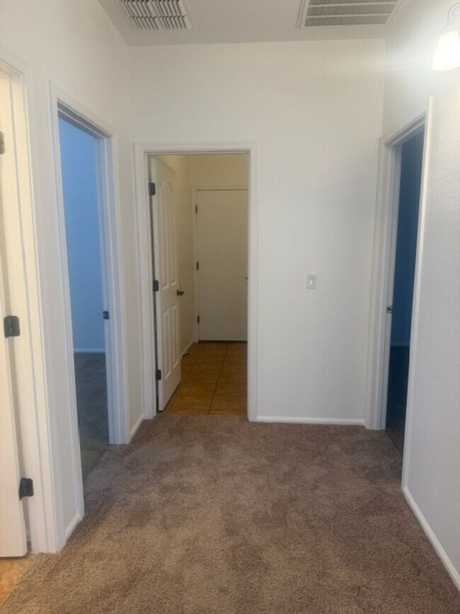 Building Photo - Flag Homes - 096