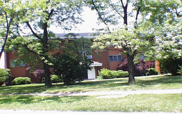 Primary Photo - 568 Pershing Ave