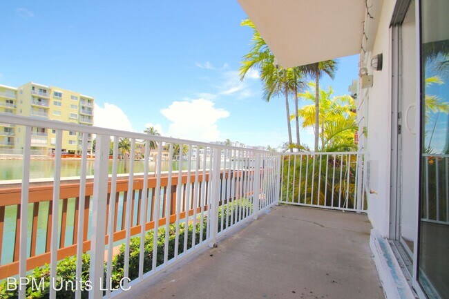 Building Photo - 7930-7950 Tatum Waterway Dr