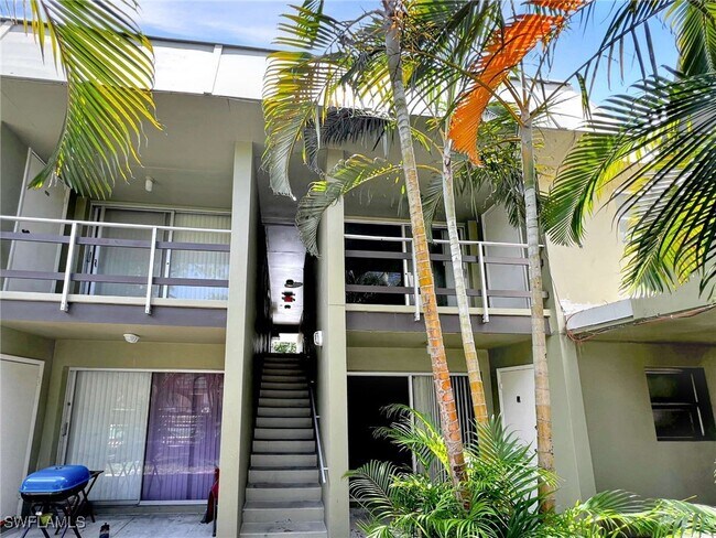 Foto del edificio - 1852 Golf View Ave