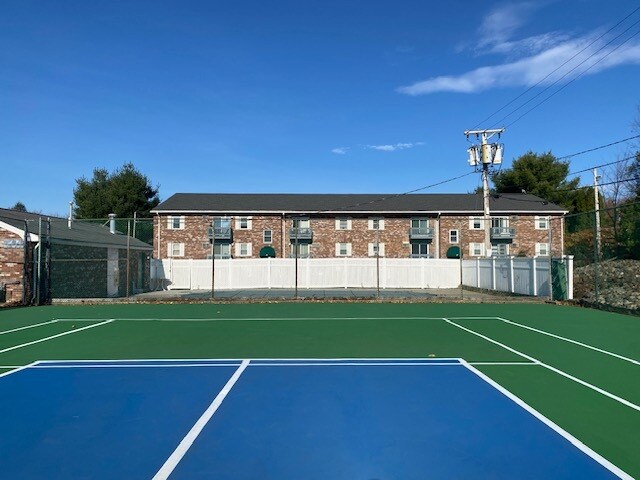 Foto principal - 200 Manville Hill Rd