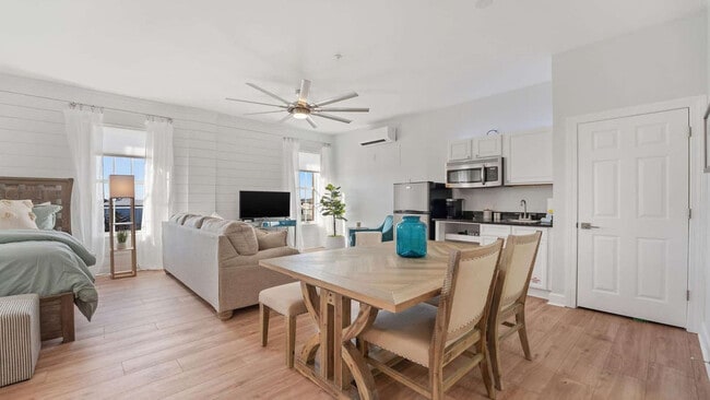 Building Photo - 10343 E County Hwy 30A