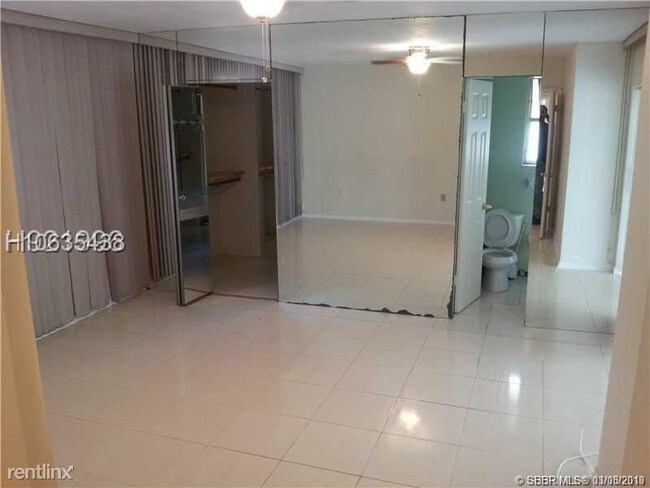 Building Photo - 3 br, 2 bath House - 50 NE 210th St # 50A