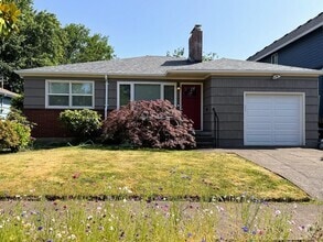 Building Photo - 4212 SE Evergreen St
