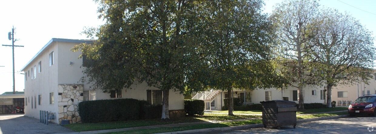 Building Photo - 546 Hurst St