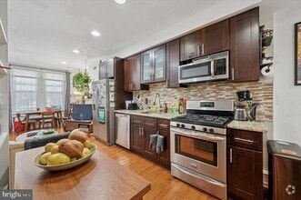 Building Photo - 431 S 51st St