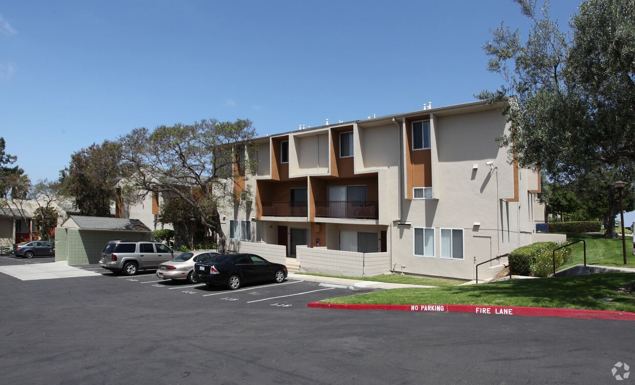 Primary Photo - Vista Terrace Hills