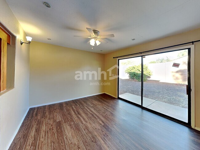 Foto del edificio - 6449 S Iberia Ave