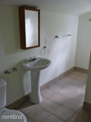 Building Photo - 1 br, 1 bath Triplex - 818 Sable St Apt 2 ...