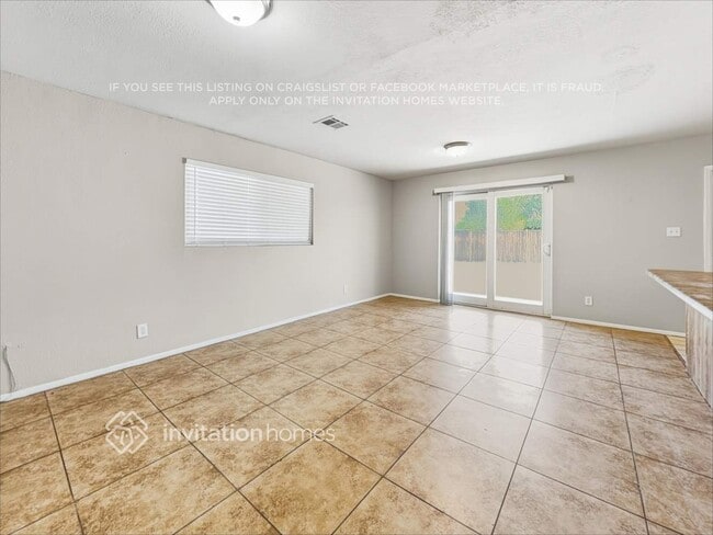 Building Photo - 3520 W Lawrence Rd